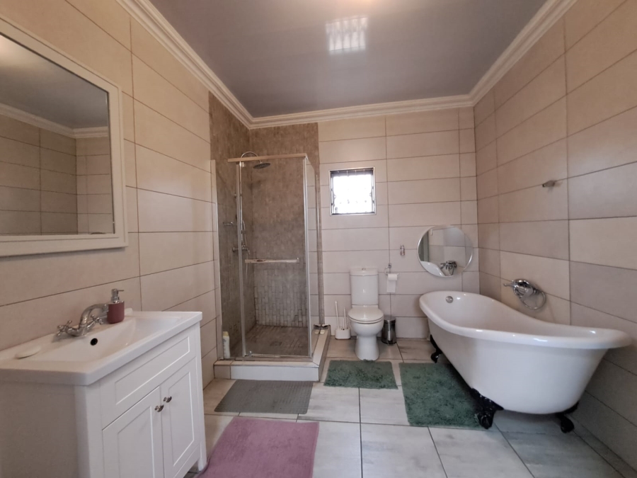 3 Bedroom Property for Sale in Rustenburg North North West